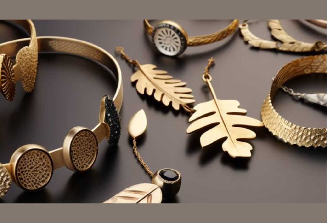 Minimalist Jewelry: A Complete Guide to Simple, Elegant & Timeless Accessories